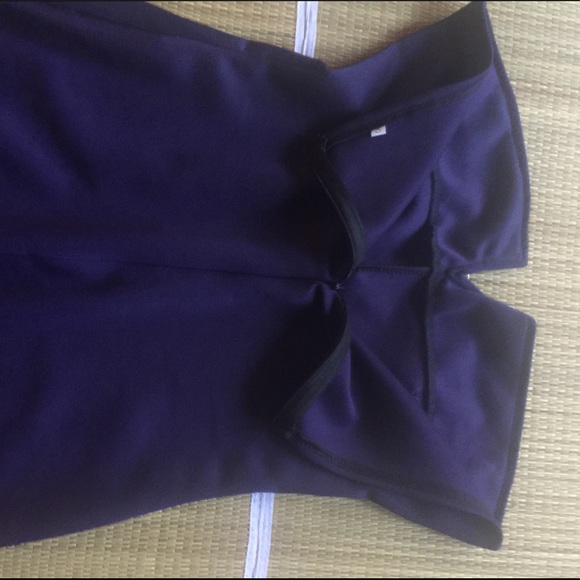 🆕NAVY BODYCON DRESS WITH BUTTON DETAIL - Picture 7 of 7